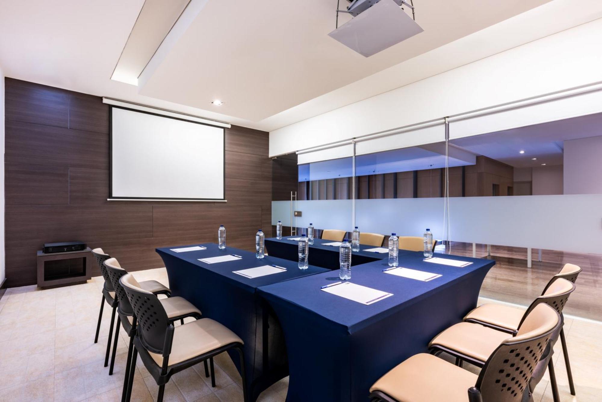 Holiday Inn Express - Cartagena Bocagrande By Ihg Ngoại thất bức ảnh